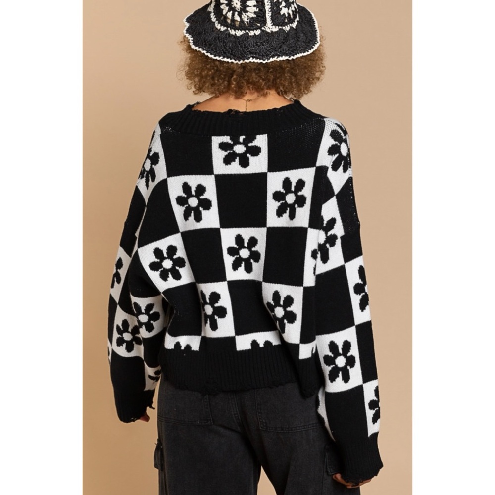 POL Black & White Checkered Daisy Sweater | Oversized Boho - Picture 6 of 10